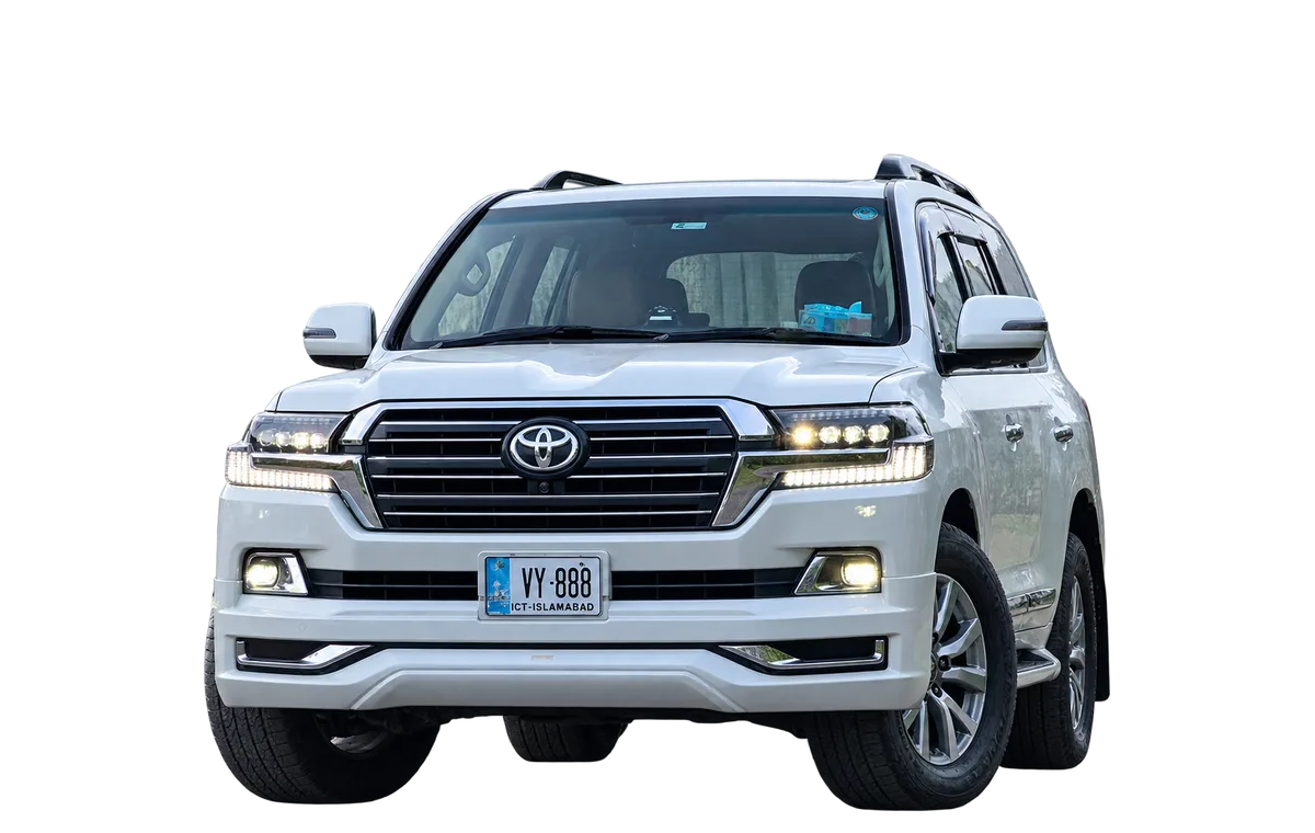 White Land Cruiser V8 2018 Model